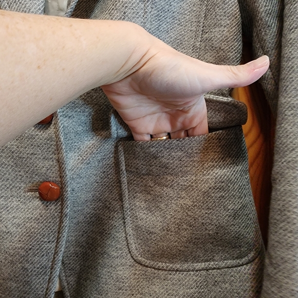 Banana Republic Wool Blend Blazer, Size 2P - Picture 3 of 11